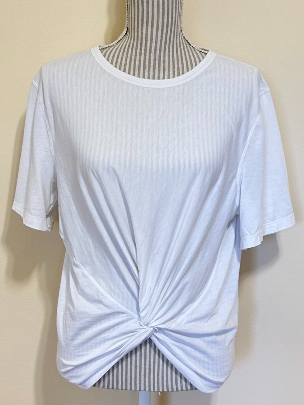 Lululemon Athletica Crew Neck Short Sleeve T-Shirt With Knotted Waistline White